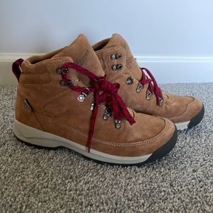 Women’s tan Danner boots
